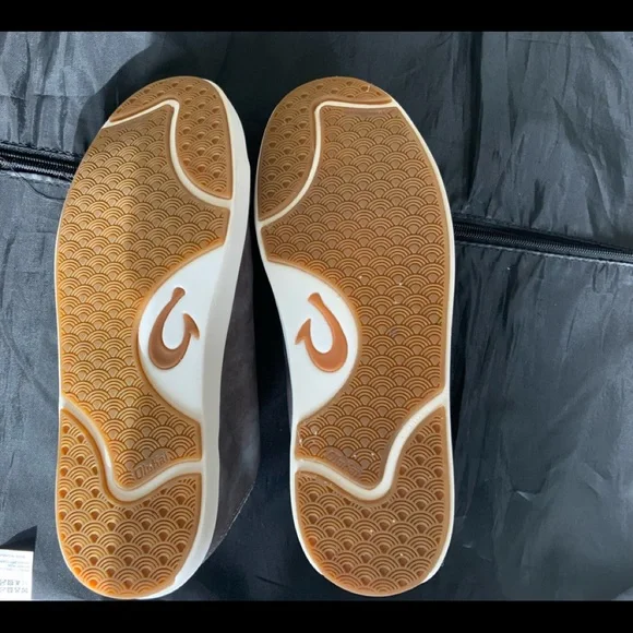 olukai laeahi-li-ili-mens leather-sneakers in charcoal gray - Picture 3 of 8